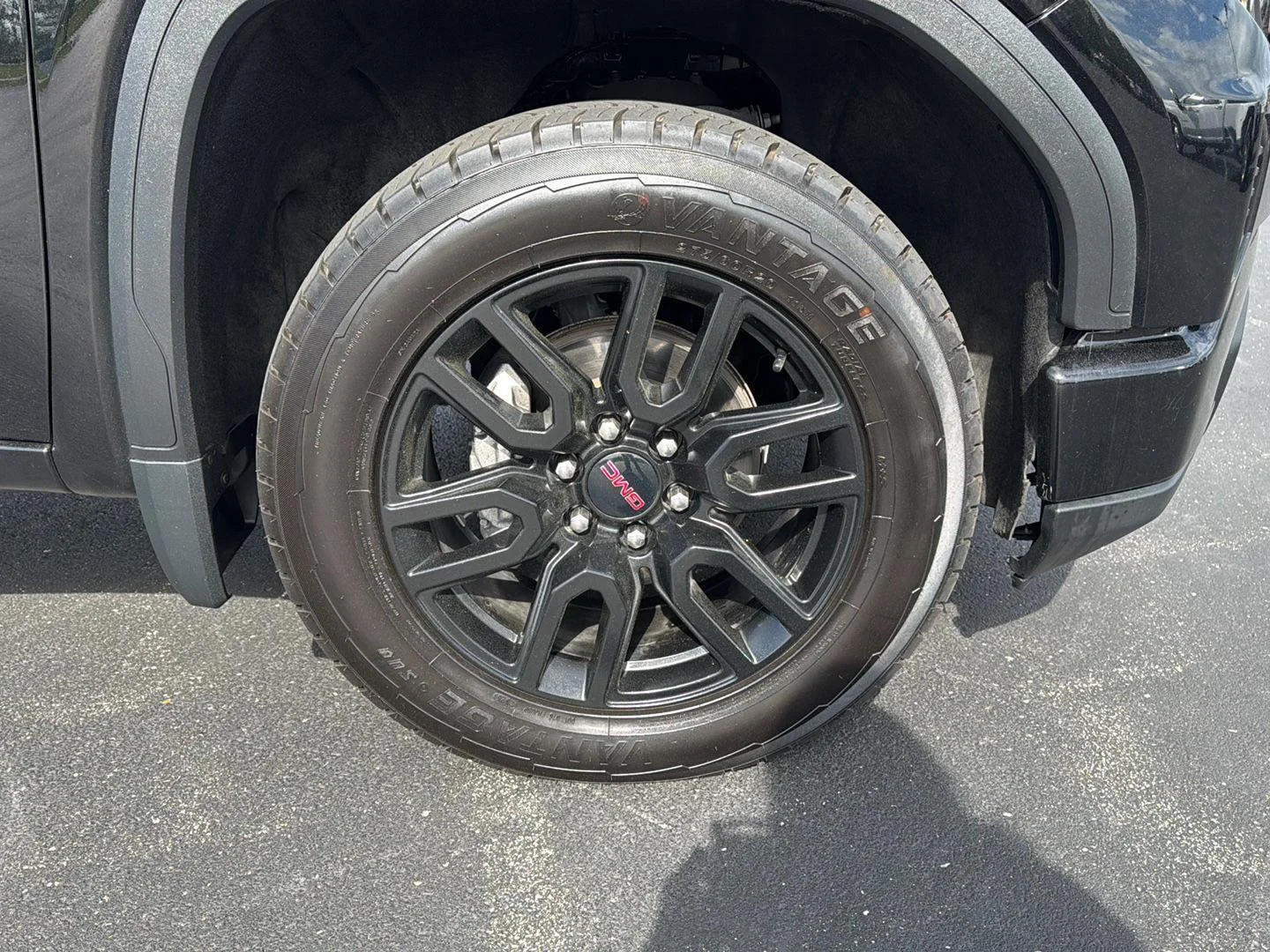 Used 2022 Onyx Black GMC Elevation image 14