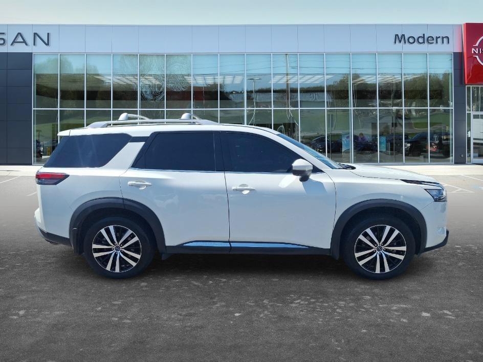 Used 2023 Pearl White Tricoat Nissan Platinum image 4