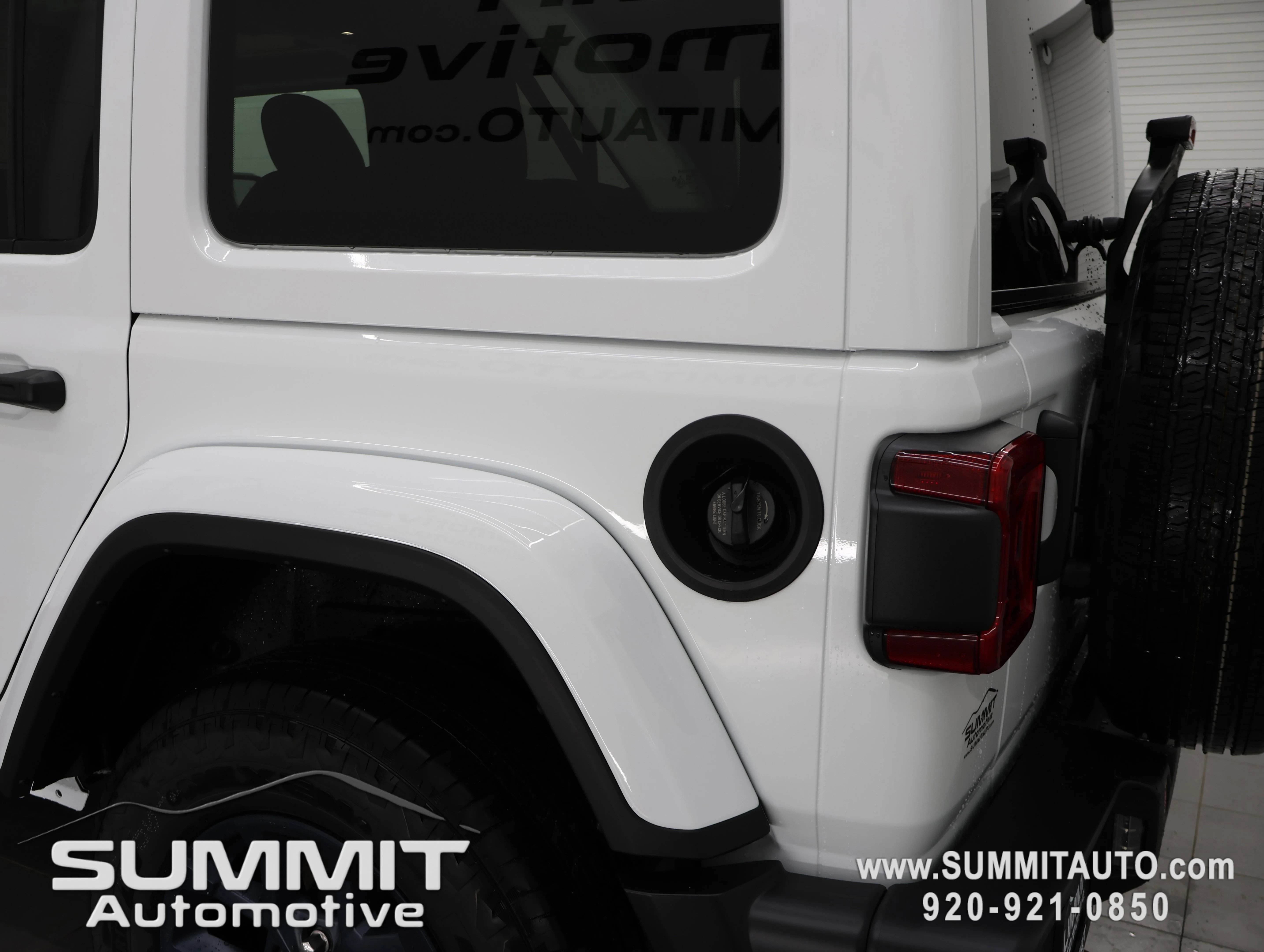 New 2026 Bright White Clear-Coat Exterior Paint Jeep 85th Anniversary Edition image 34