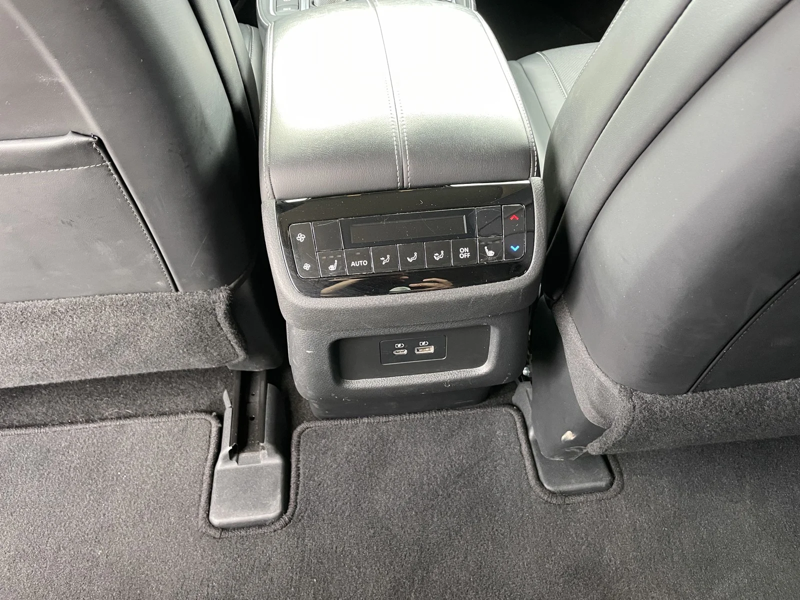 Used 2025 Mineral Black INFINITI LUXE image 14