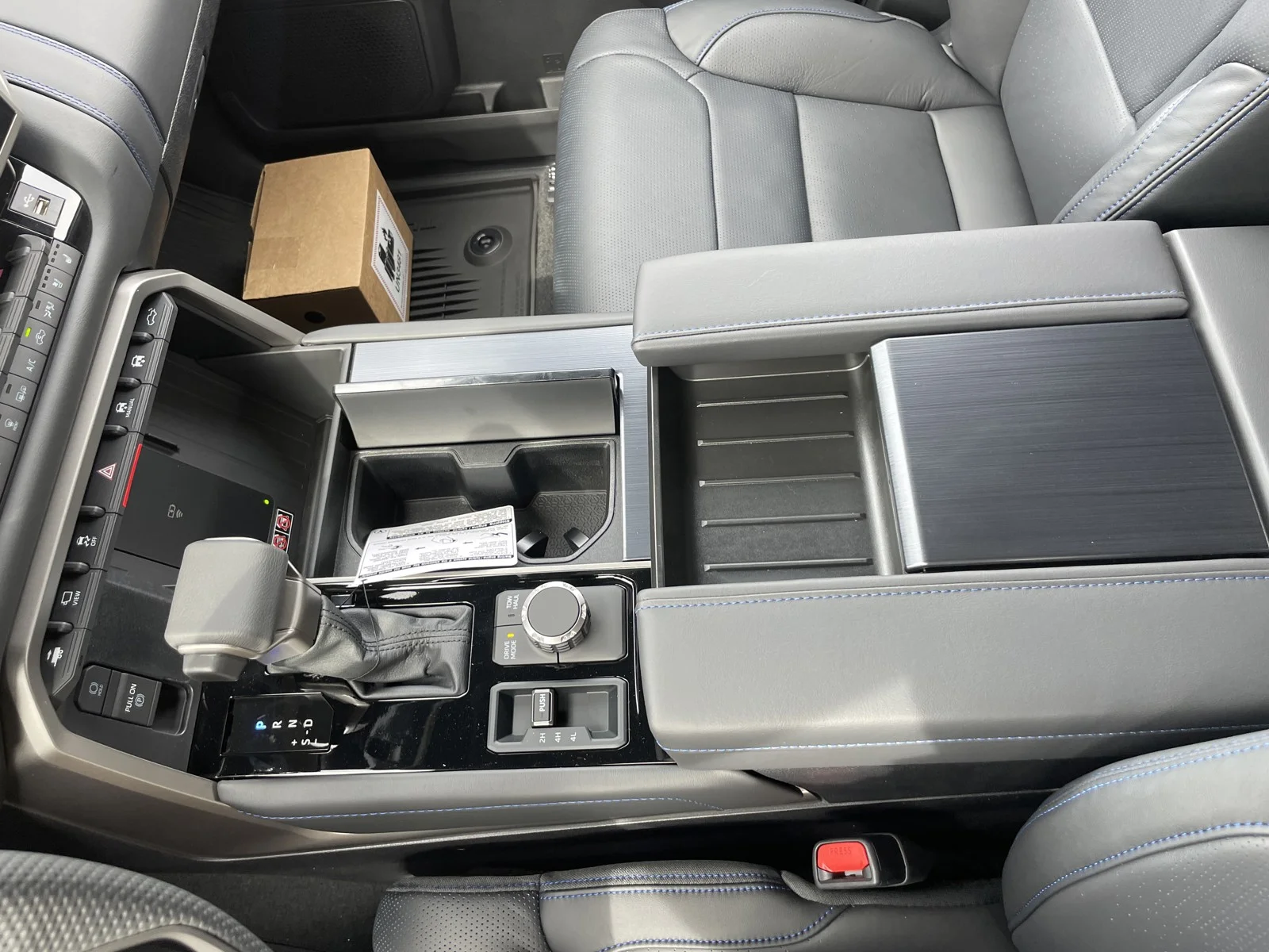 New 2026 Wind Chill Pearl Toyota Platinum image 24