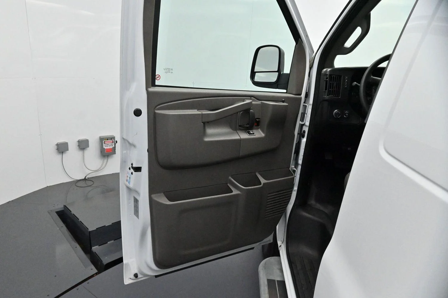 Used 2024 Summit White Chevrolet WT image 13