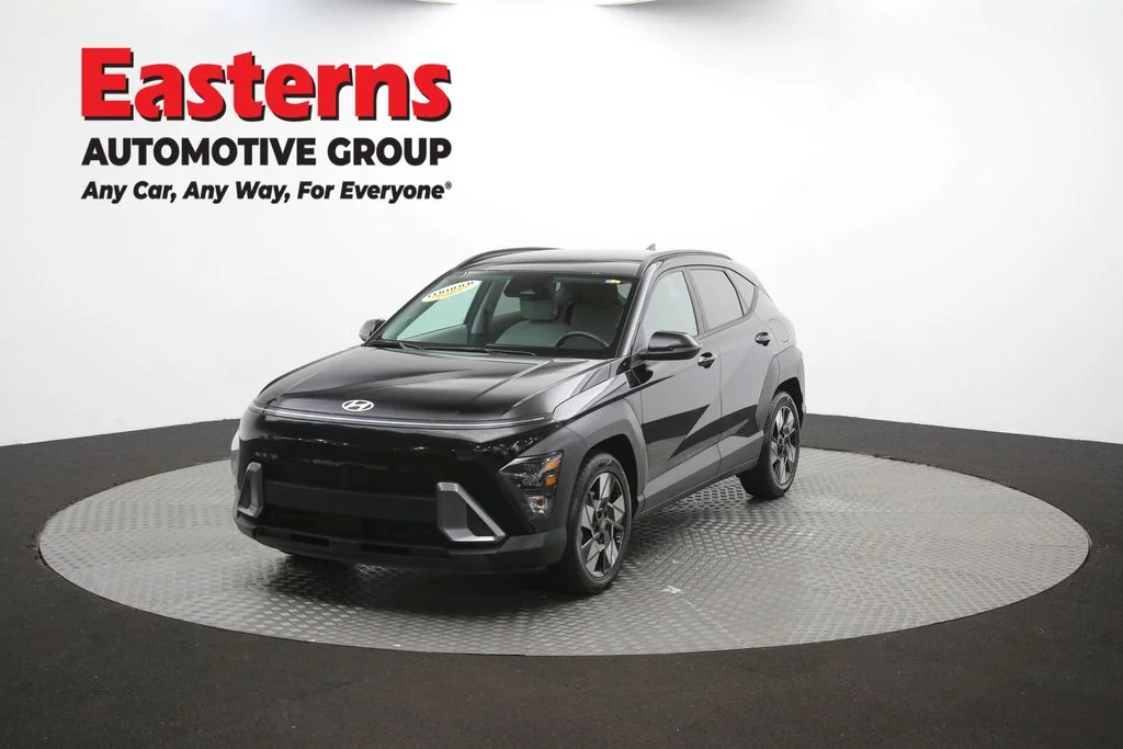 Used 2024 Black Hyundai SEL image 34
