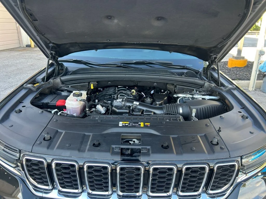 Used 2023 Brown Jeep Limited image 20
