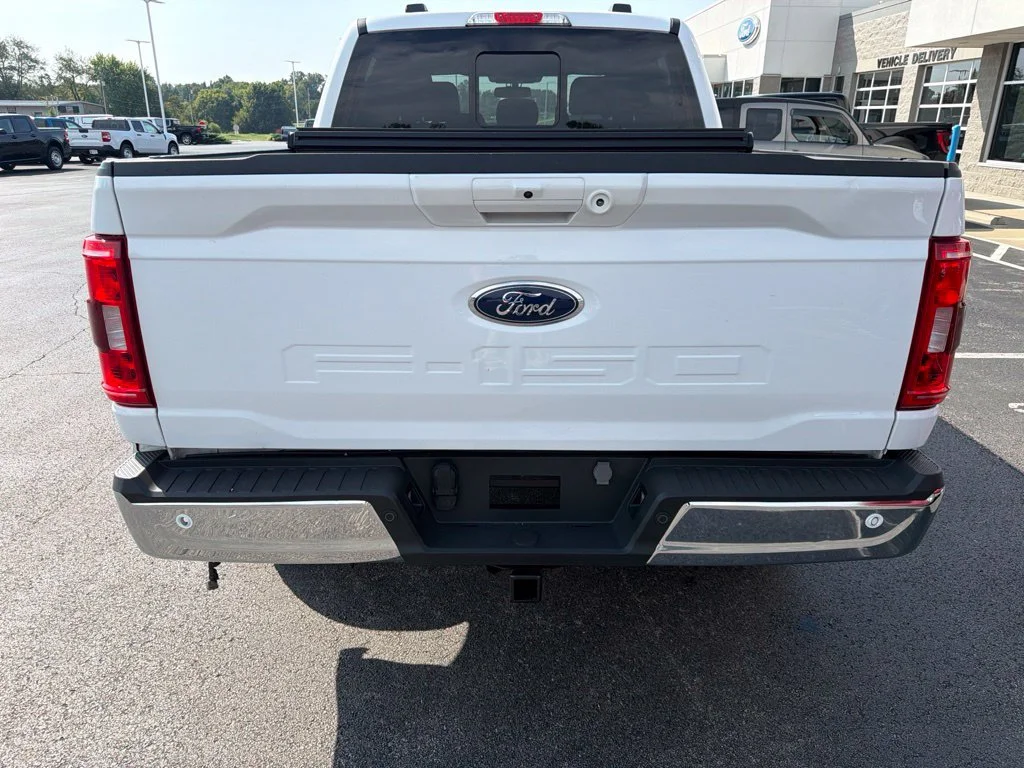 Used 2023 Oxford White Ford XLT image 3