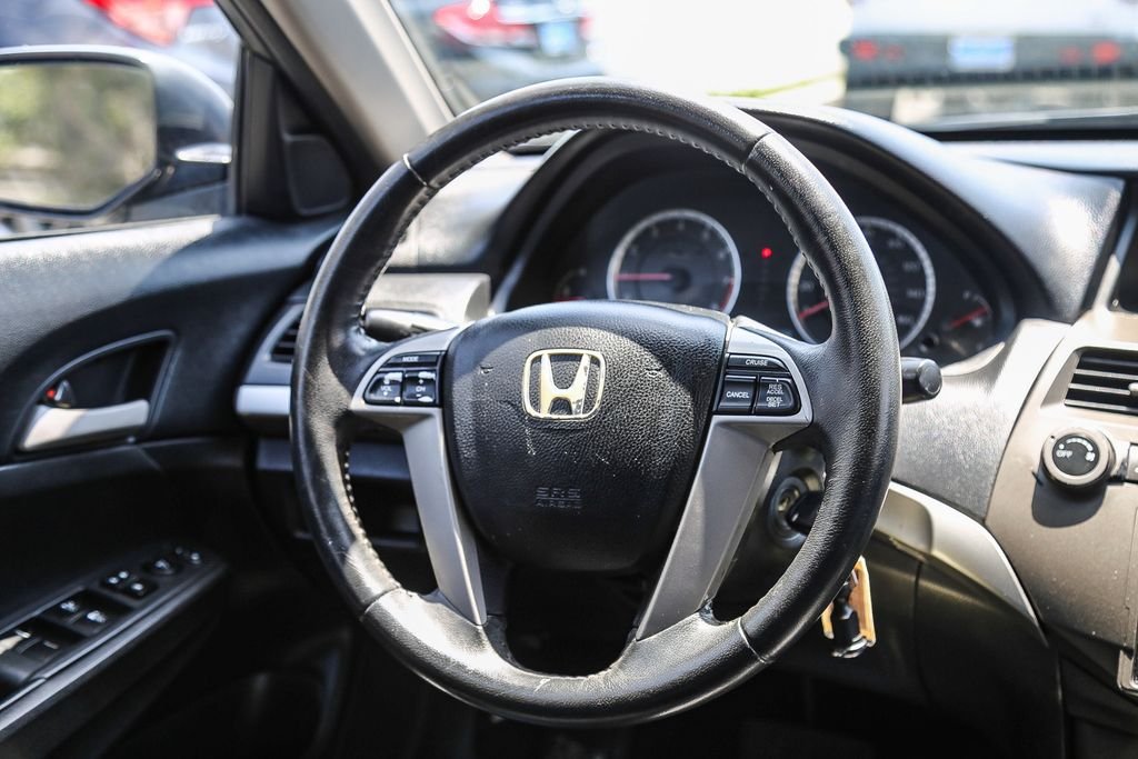 Used 2012 Polished Metal Metallic Honda SE image 15