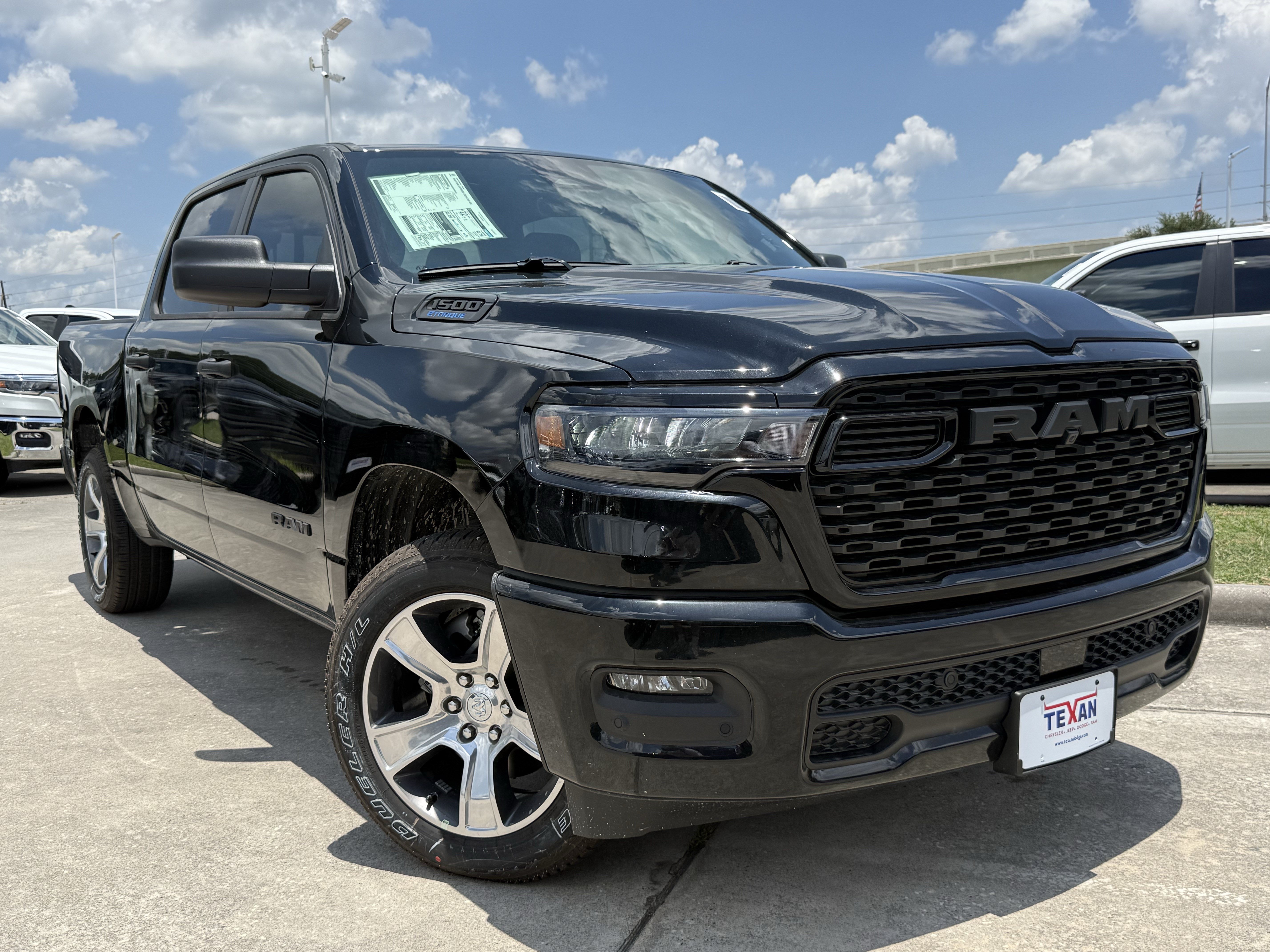 New 2026 Diamond Black Crystal Pearl-Coat Exterior Paint RAM Express image 2