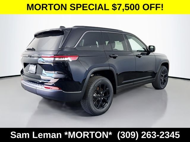 New 2026 Diamond Black Crystal Pearl-Coat Exterior Paint Jeep Altitude image 7