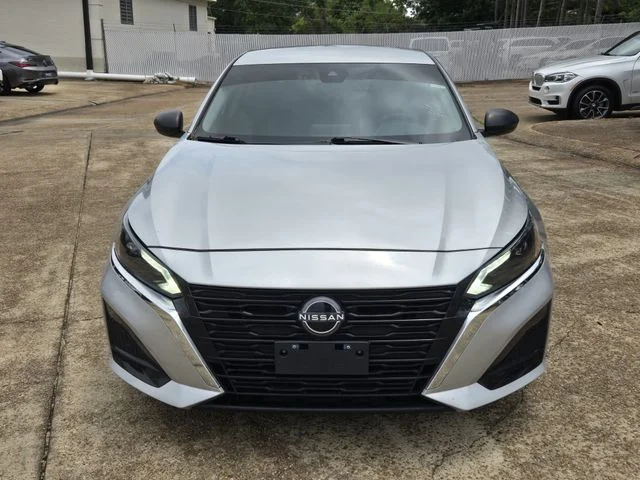 Used 2024 Brilliant Silver Metallic Nissan 2.5 SV image 3
