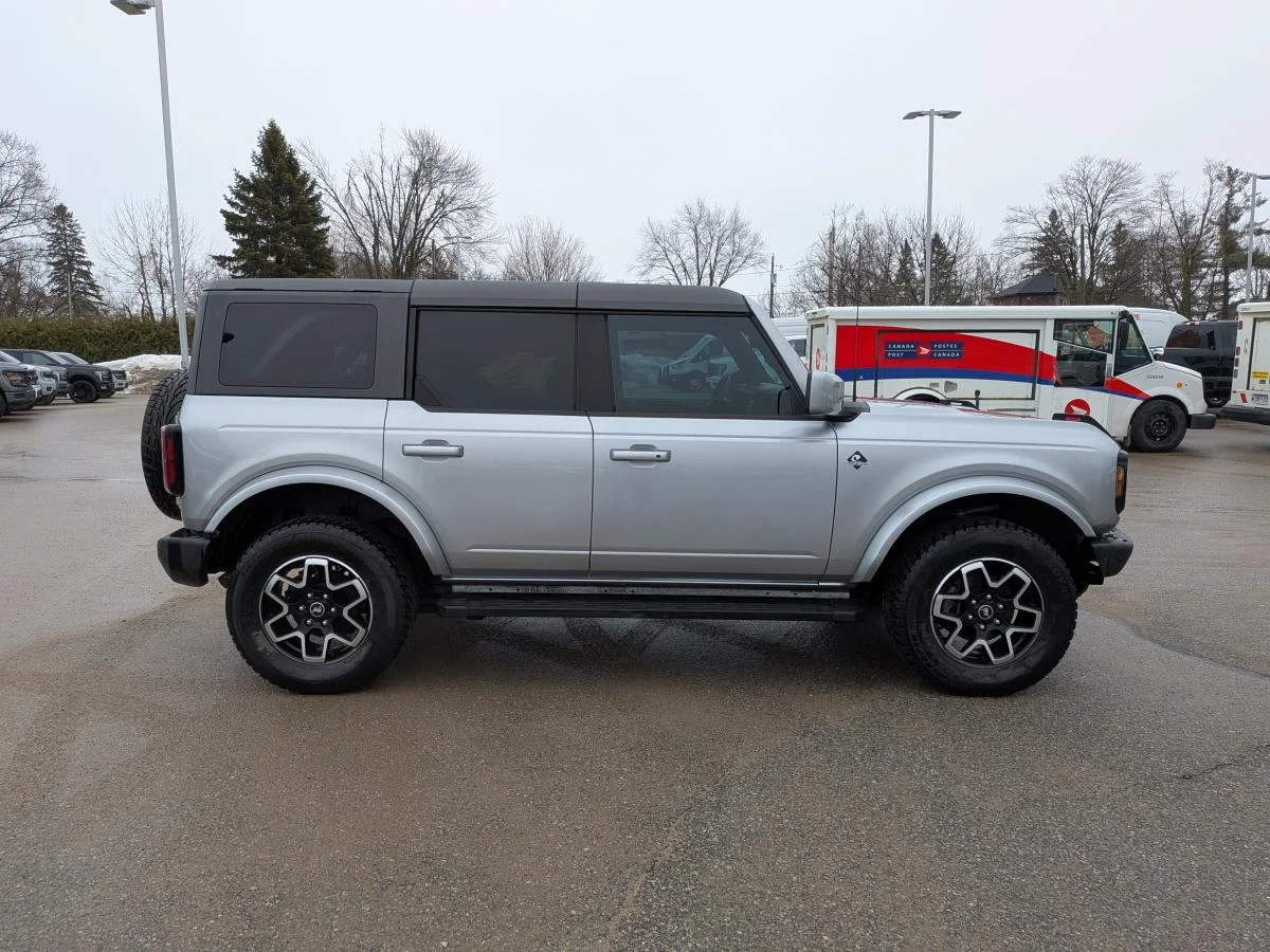 Used 2021 Silver Ford Outer Banks image 4