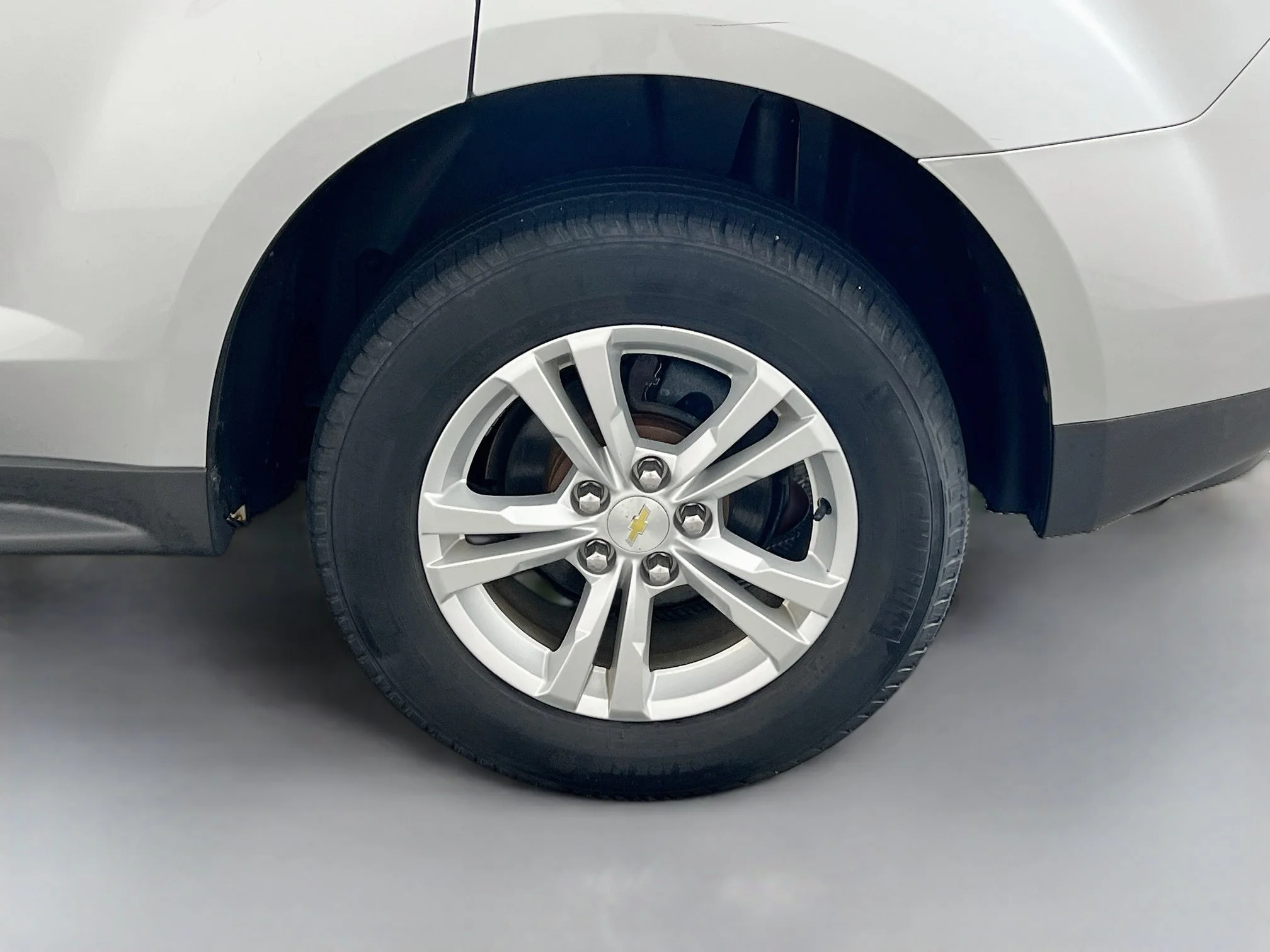 Used 2013 Silver Ice Metallic Chevrolet LS image 30