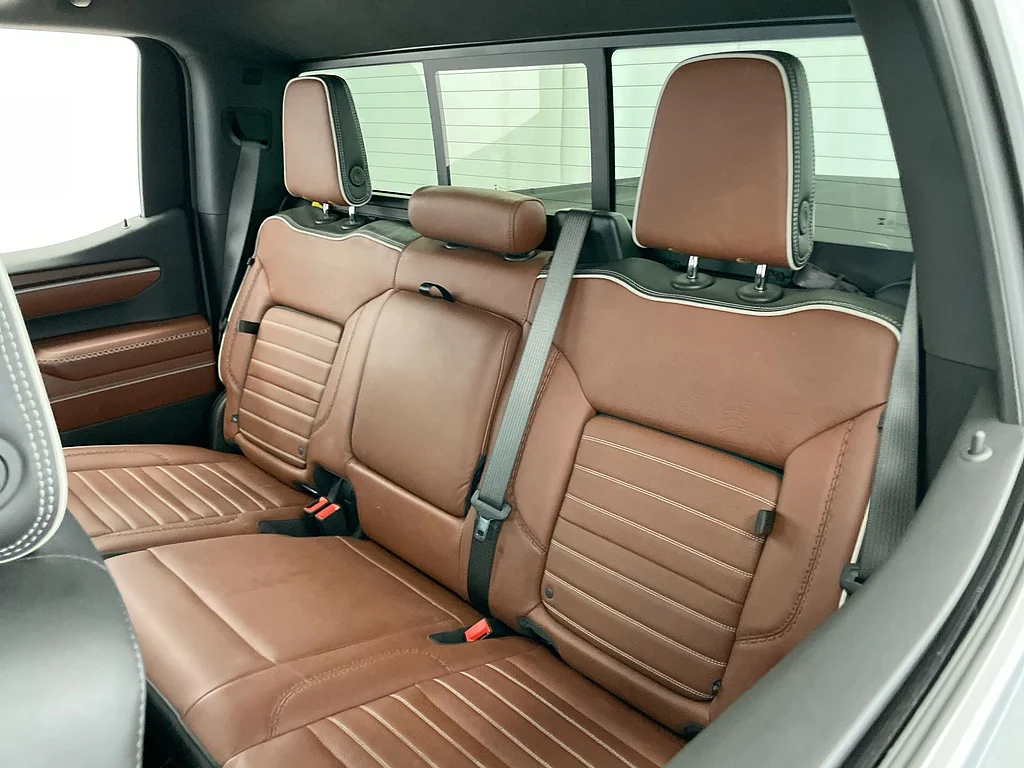 Used 2025 Sterling Metallic GMC Denali Ultimate image 26