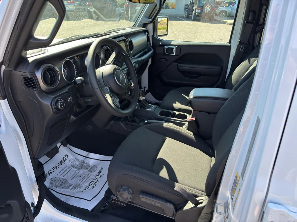 Used 2023 Bright White Clearcoat Jeep Sport S image 9