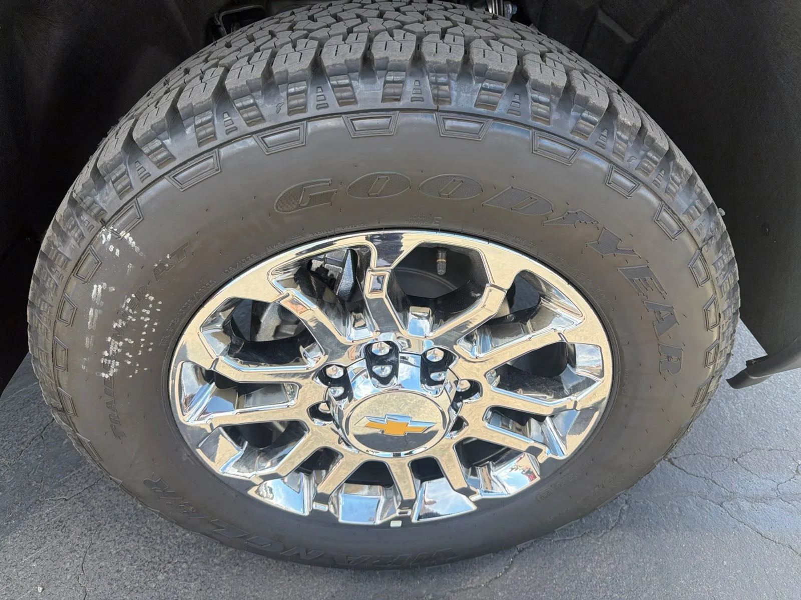 2026 Chevrolet Silverado 3500 HD LTZ - Photo 9