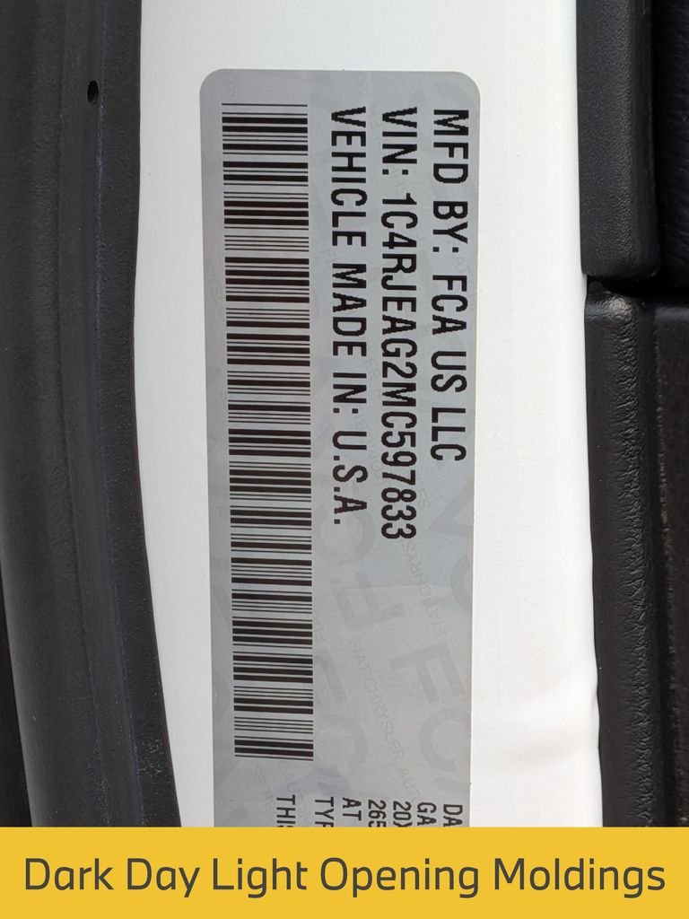 Used 2021 White Jeep Laredo X image 31