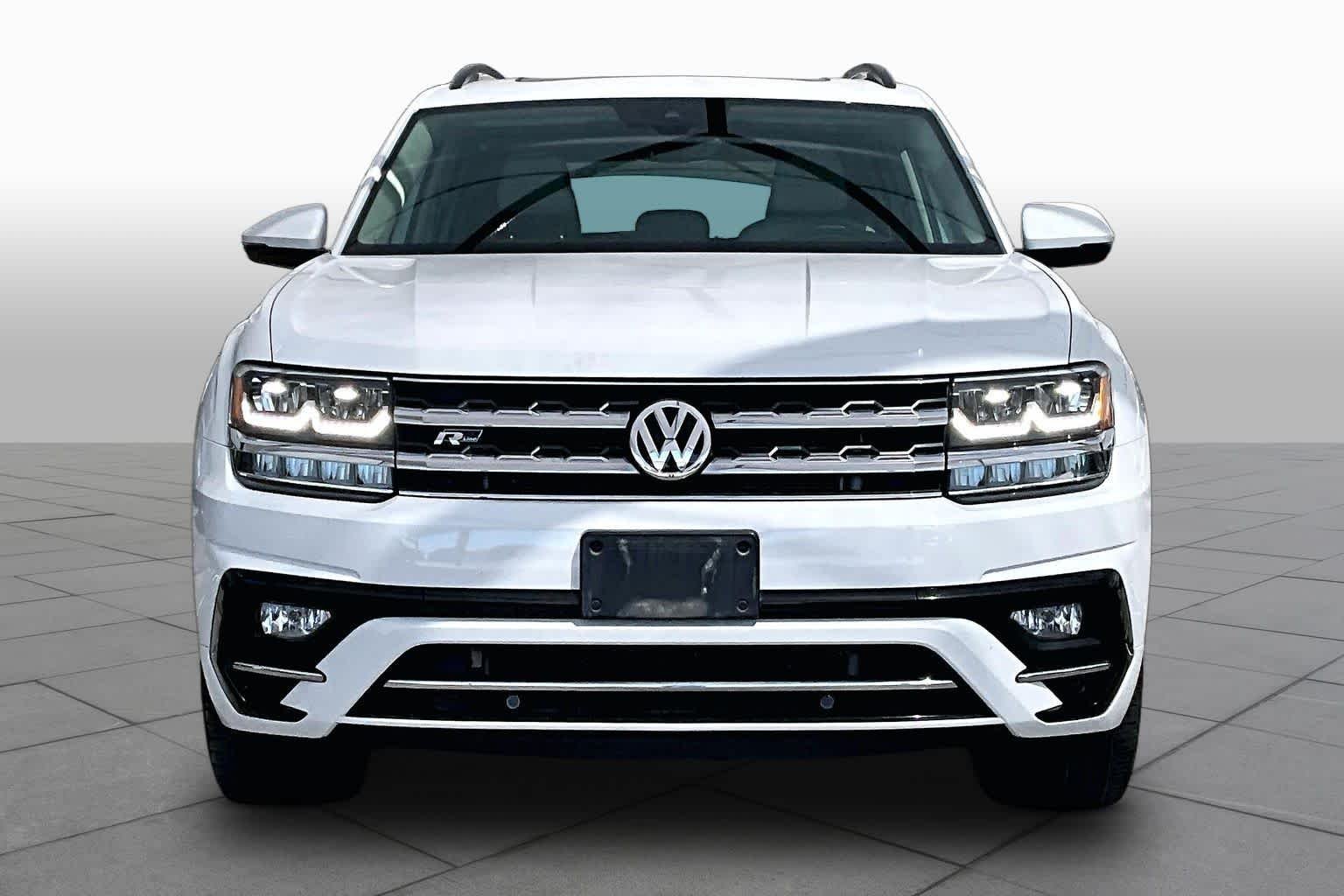 Used 2020 Pure White Volkswagen 3.6L V6 SE w/Technology R-Line image 4