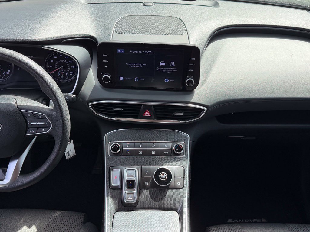 Used 2021 Black Hyundai SE image 10