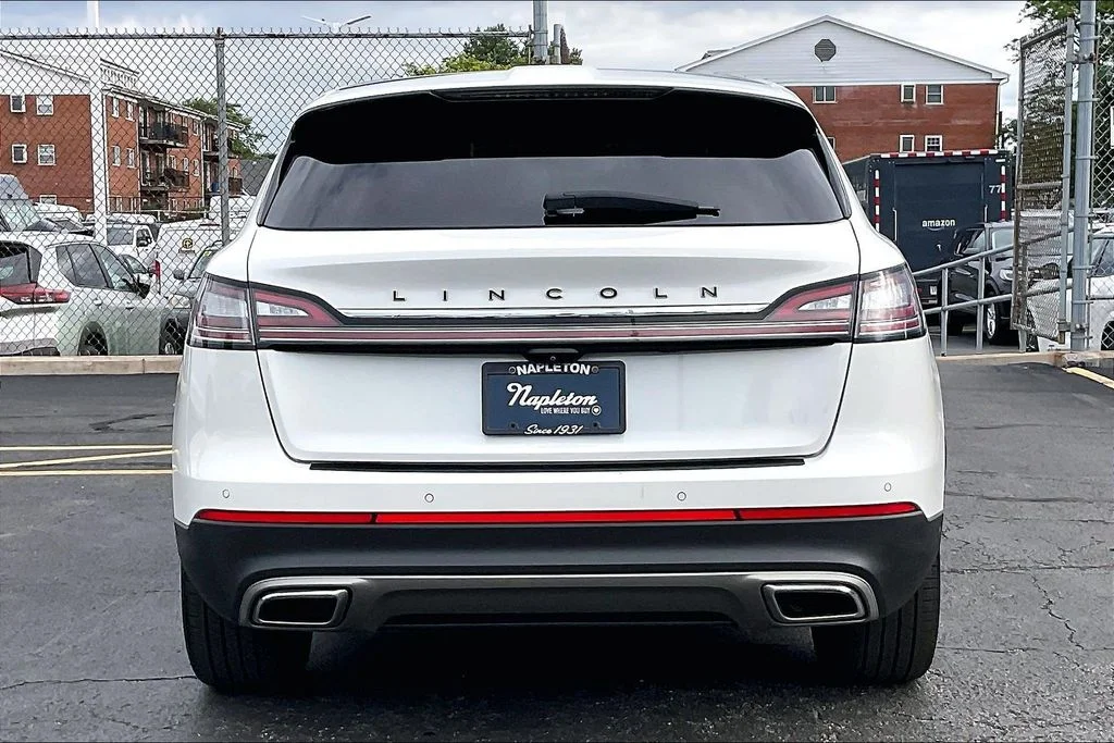 Used 2022 White Lincoln Black Label image 3