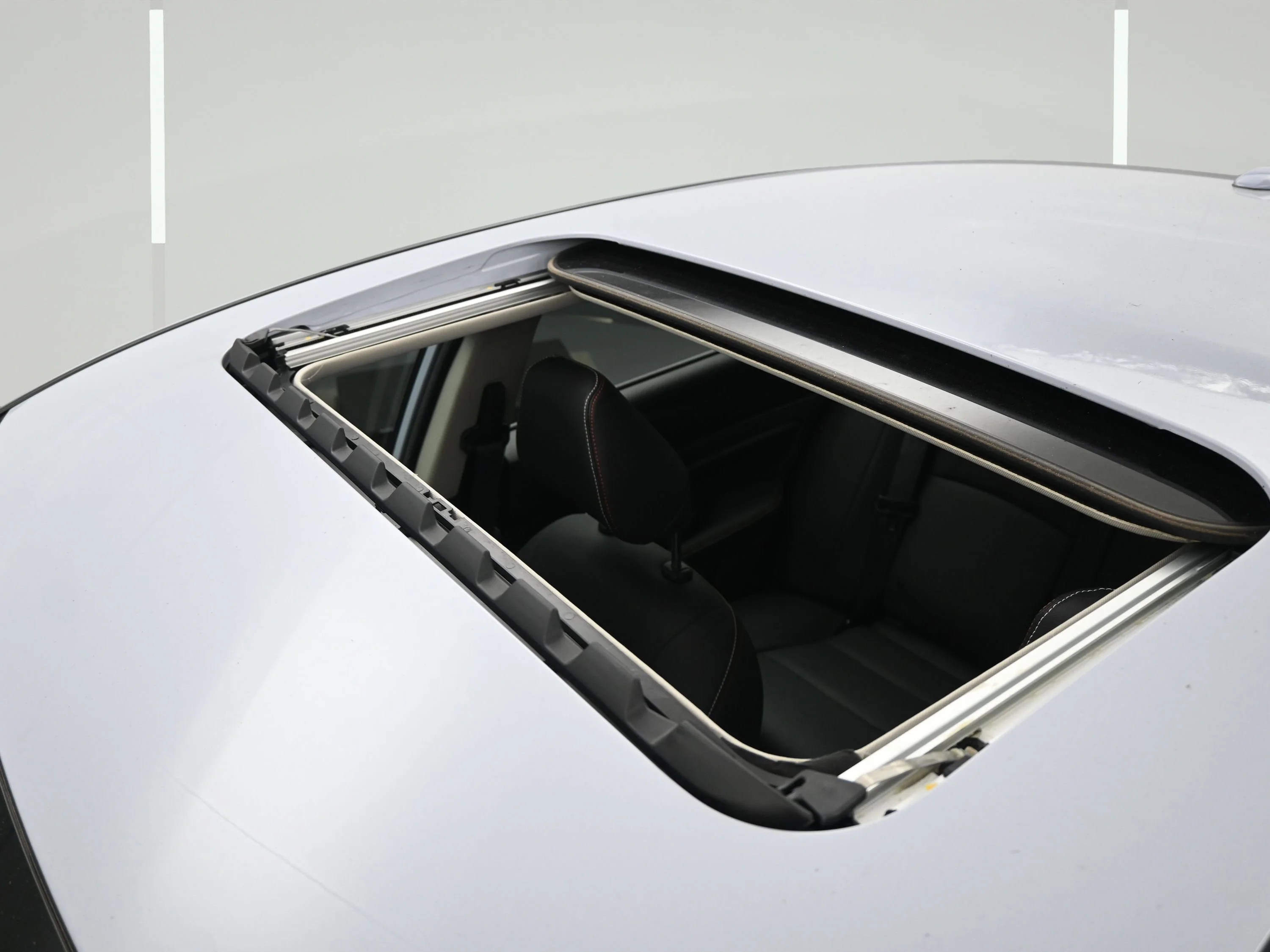Certified Used 2025 Gray Sky Pearl Nissan SR image 20
