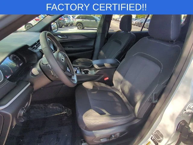Used 2024 White Jeep Laredo image 16