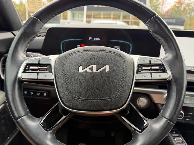 Used 2024 Black Kia EX X-Line image 20