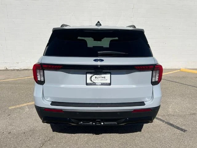 New 2026 Space White Metallic Ford ST-Line image 40