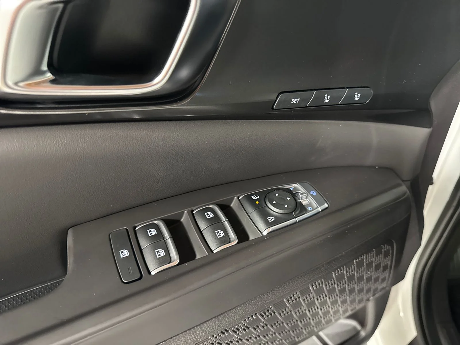 New 2027 Snow White Pearl Kia SX Prestige image 12