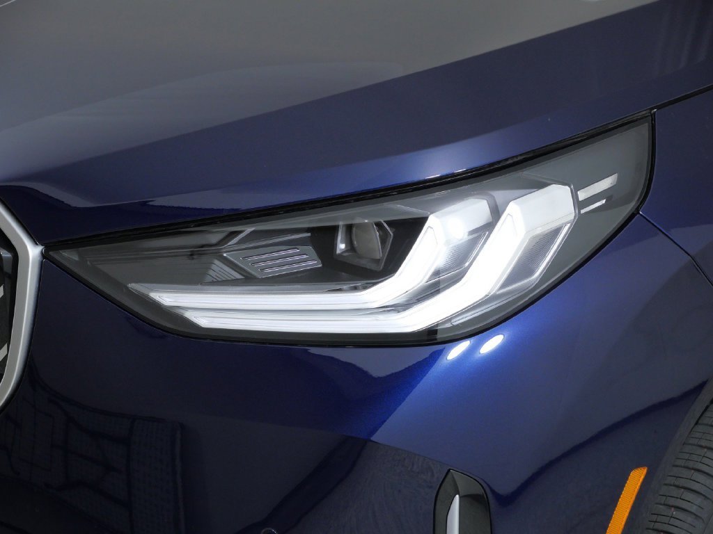 New 2026 Tanzanite Blue II Metallic BMW 30 xDrive image 3