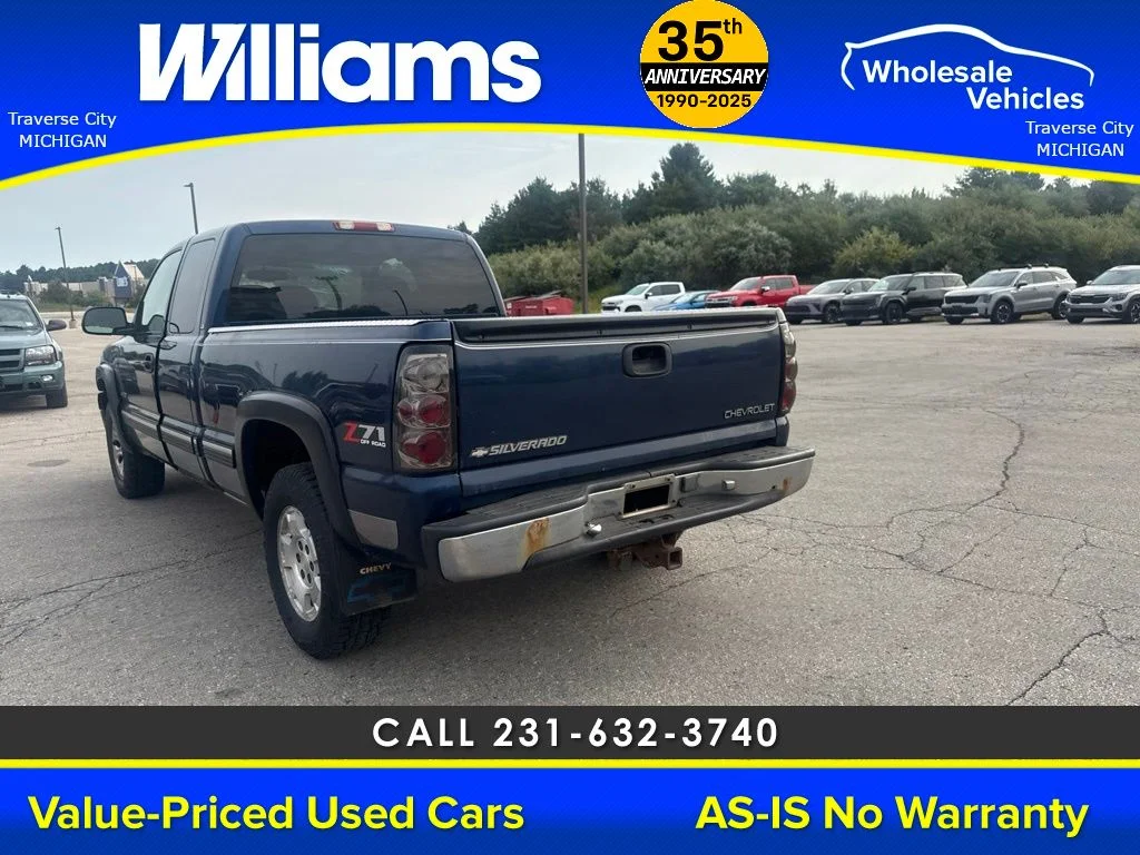 Used 2000 Indigo Blue Metallic Chevrolet LS image 20