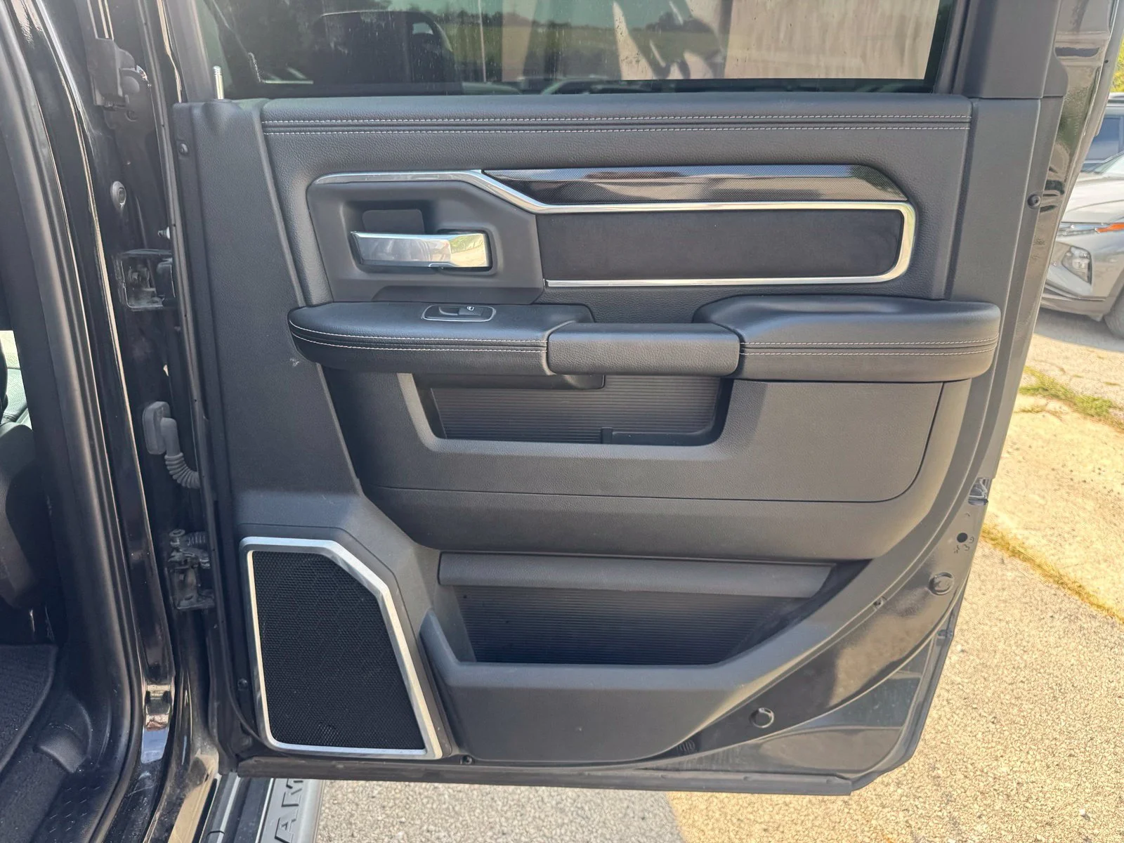 Used 2022 Black Ram Laramie image 31