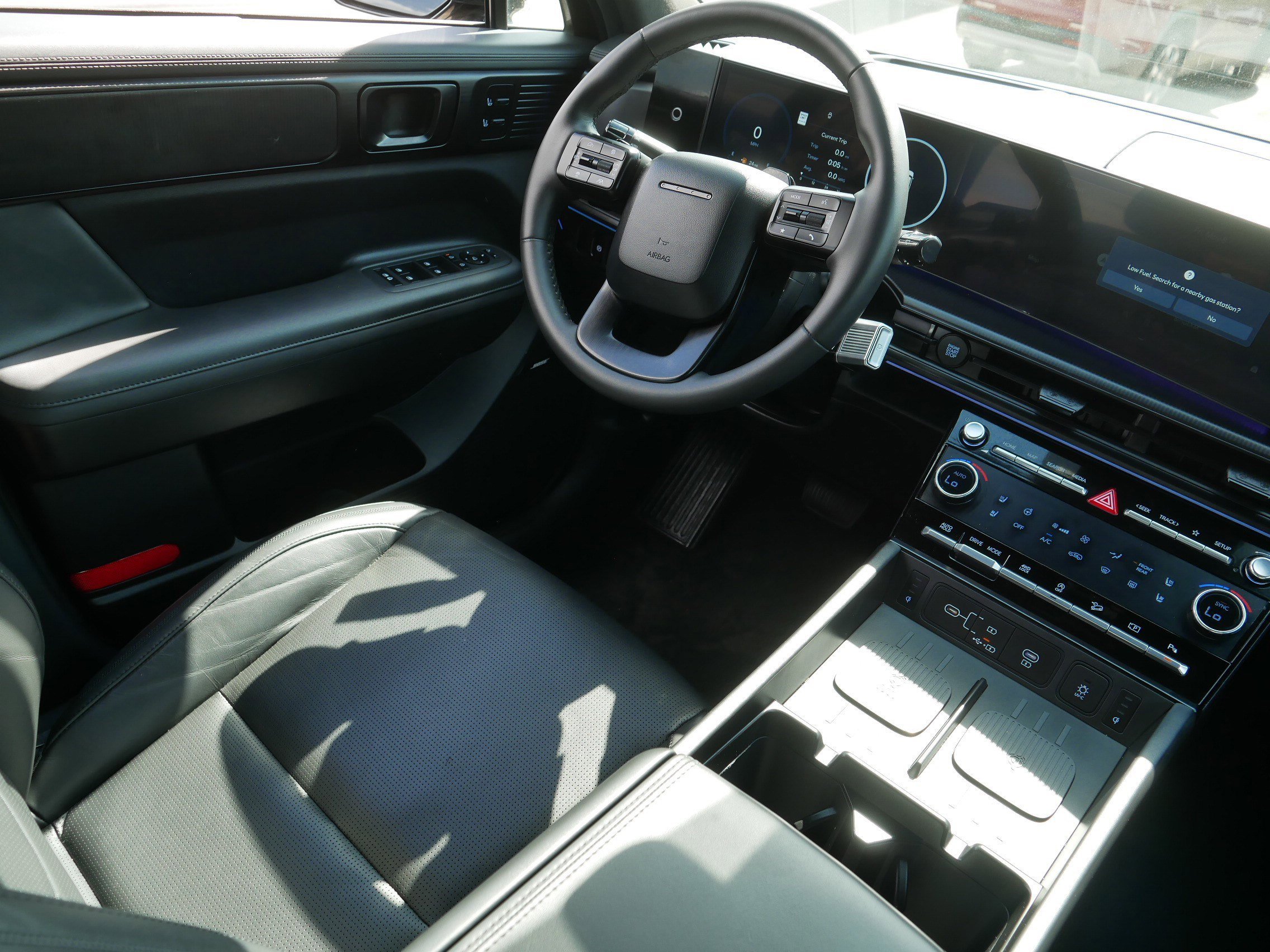 Used 2025 Phantom Black Hyundai Calligraphy image 9