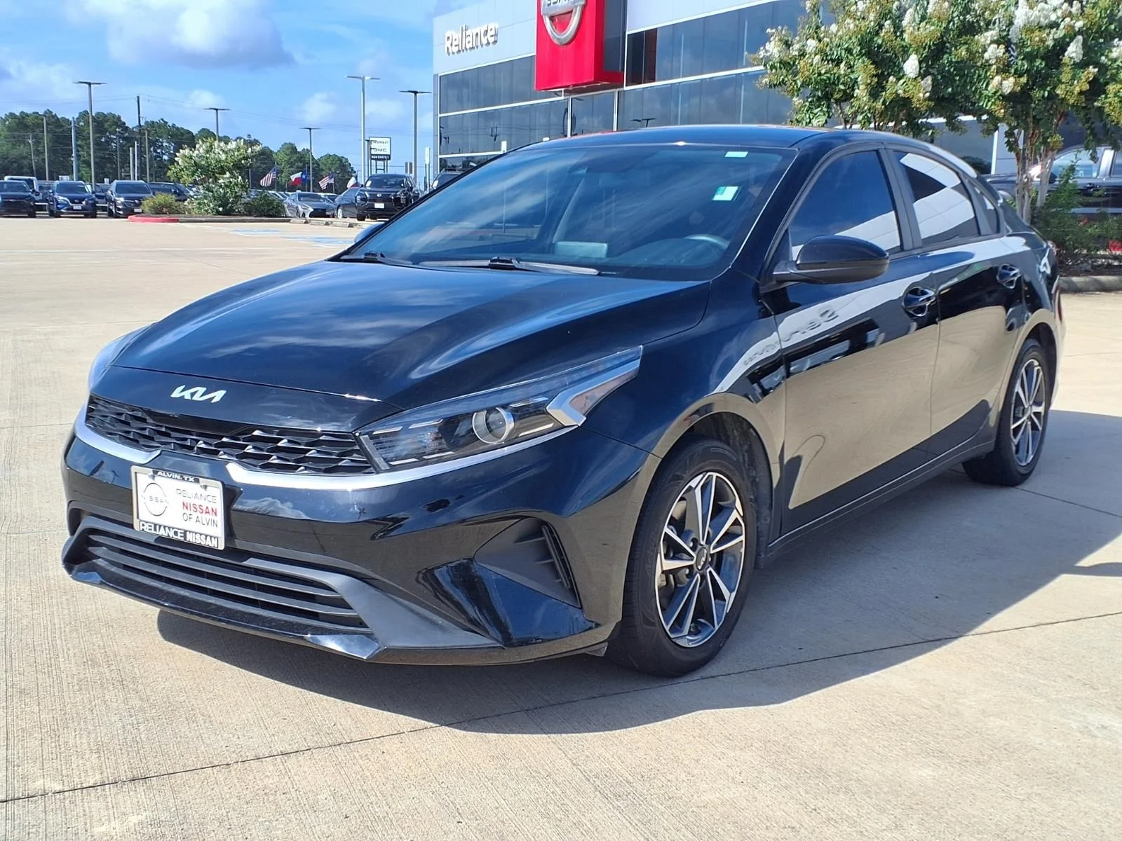 Used 2023 Black Kia LXS image 3