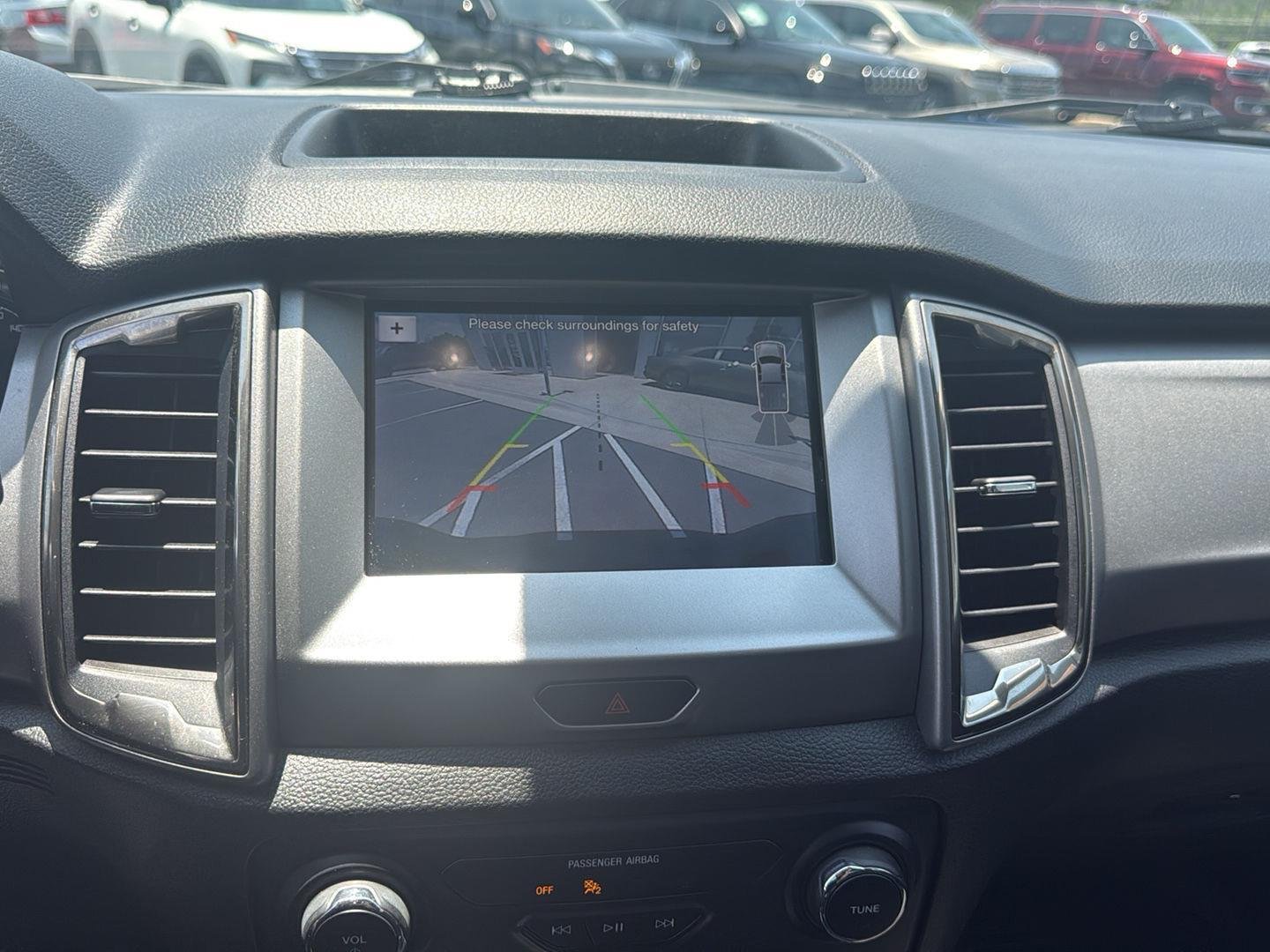 Used 2019  FORD  image 27