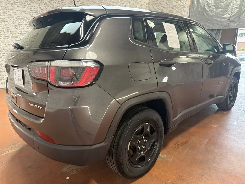 Used 2020 Granite Crystal Metallic Clearcoat Jeep Sport image 7