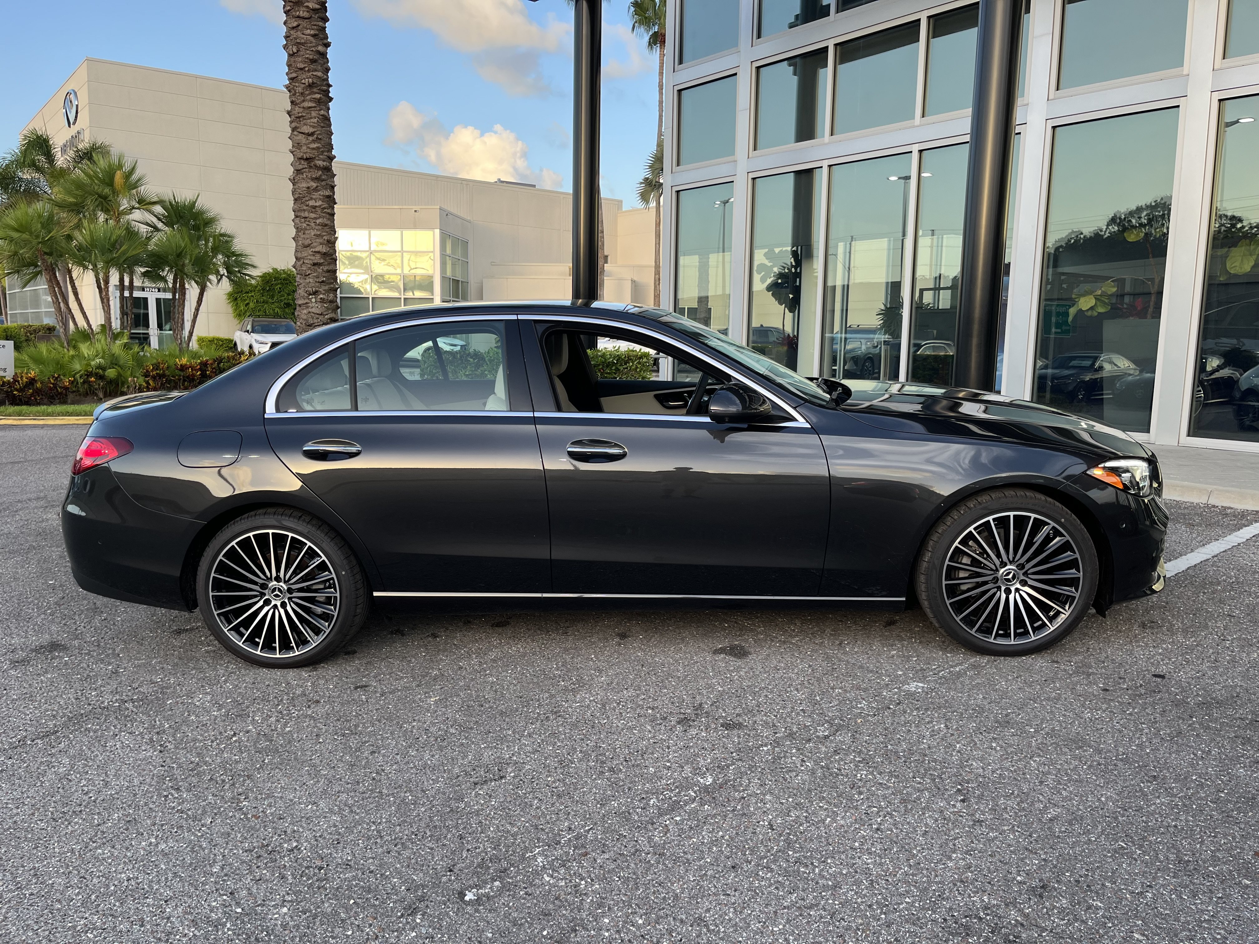 New 2026 GRAPHTIE GREY Mercedes-Benz C 300 image 8