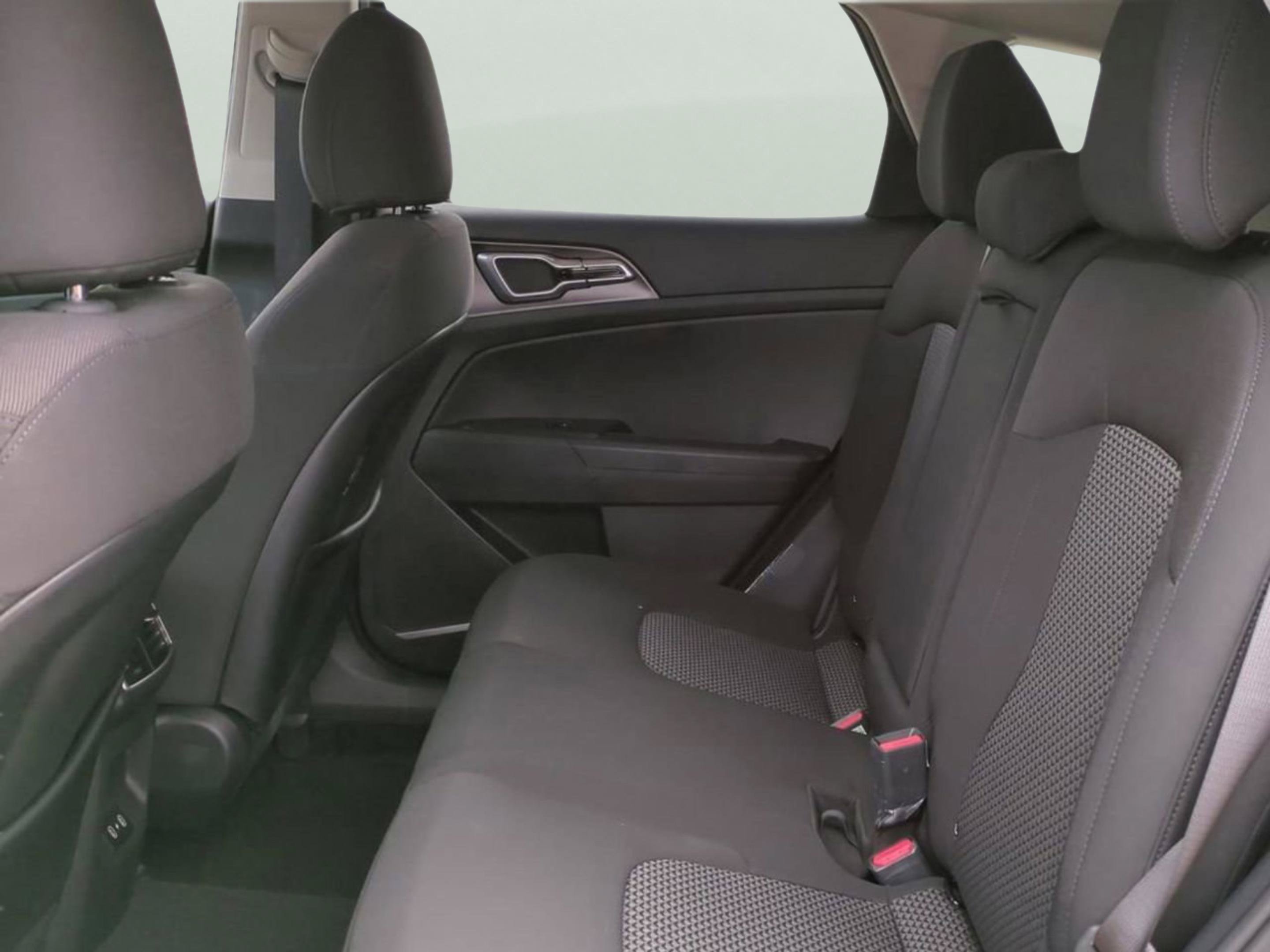 New 2026 Snow White Pearl Kia S image 15