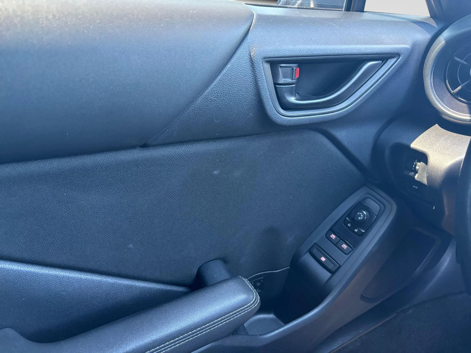 Used 2023 Pavement Toyota Base image 17
