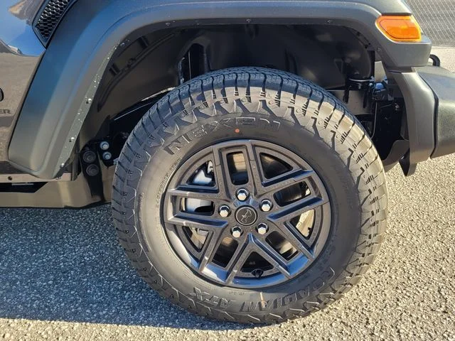 New 2026 Granite Crystal Metallic Clear-Coat Exterior Paint Jeep Sport S image 9