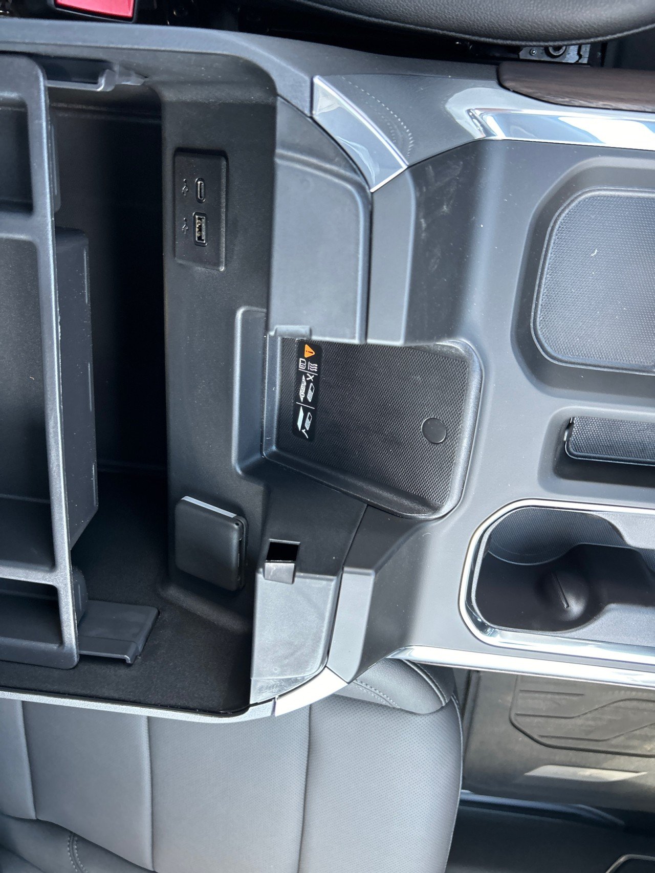 2026 GMC Sierra 1500 SLT - Photo 14