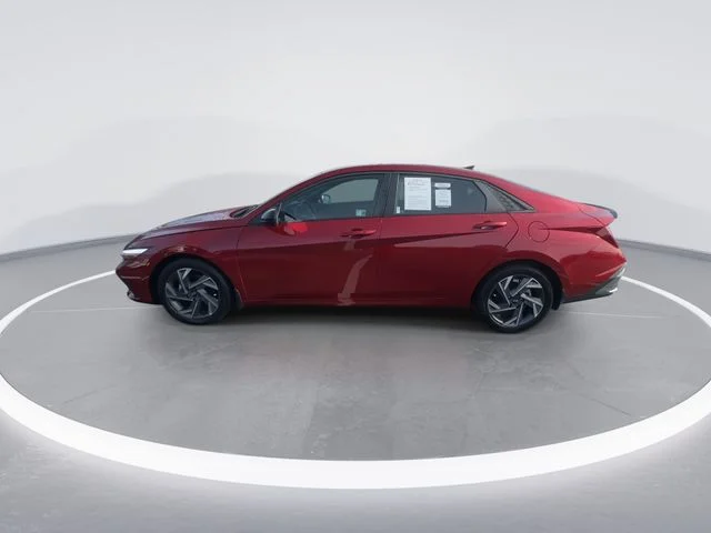 Used 2025 Red Hyundai SEL Sport image 5