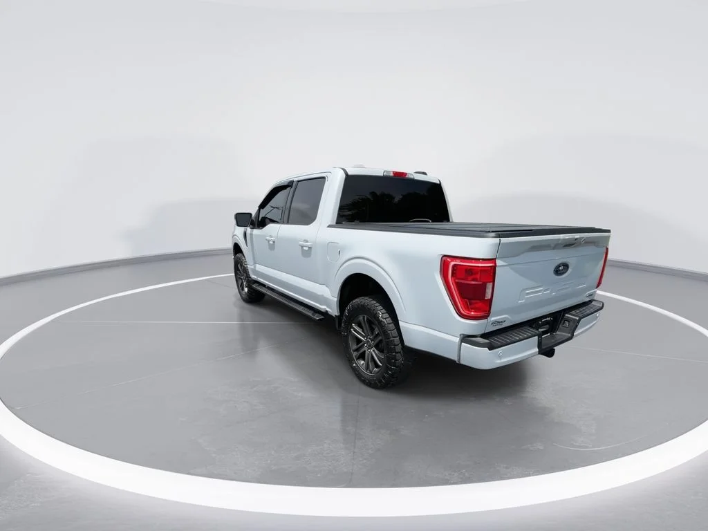 Used 2022 White Ford XLT image 8
