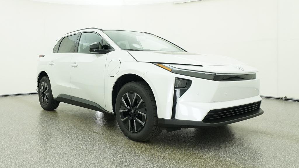 New 2026 Wind Chill Pearl Toyota XLE image 9