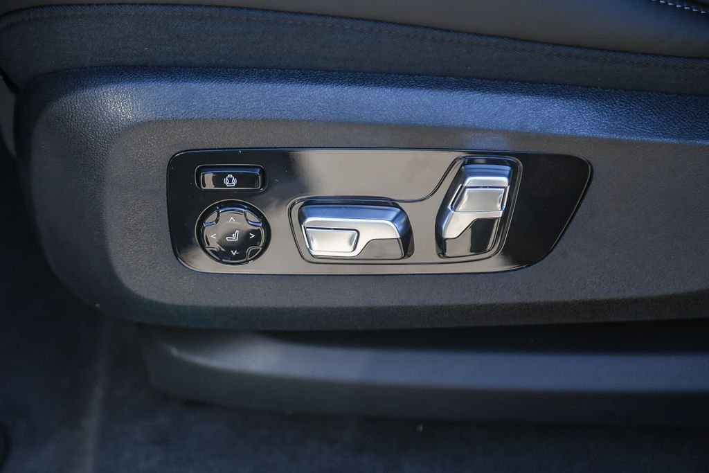 New 2026 Black Sapphire Metallic BMW Label image 17