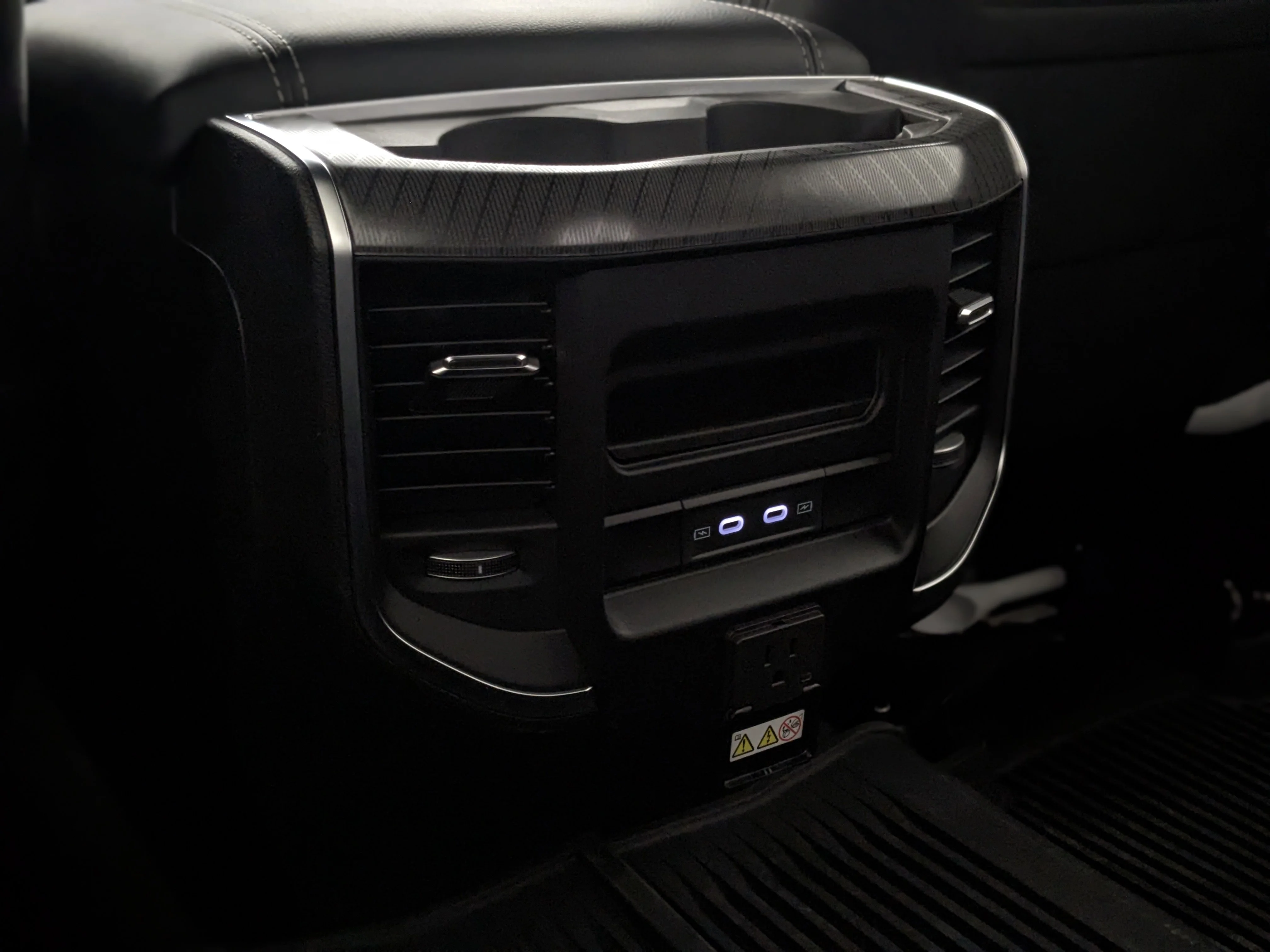 New 2026 Blue RAM Big Horn - - 6.7L HO Diesel - 5th Wheel/Gooseneck Prep - Sport App Pkg - Nav - Cargo Cam & More! image 28