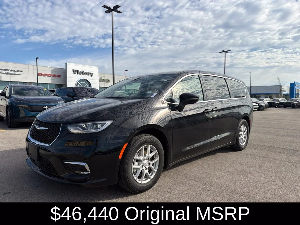 2026 Chrysler Pacifica Select