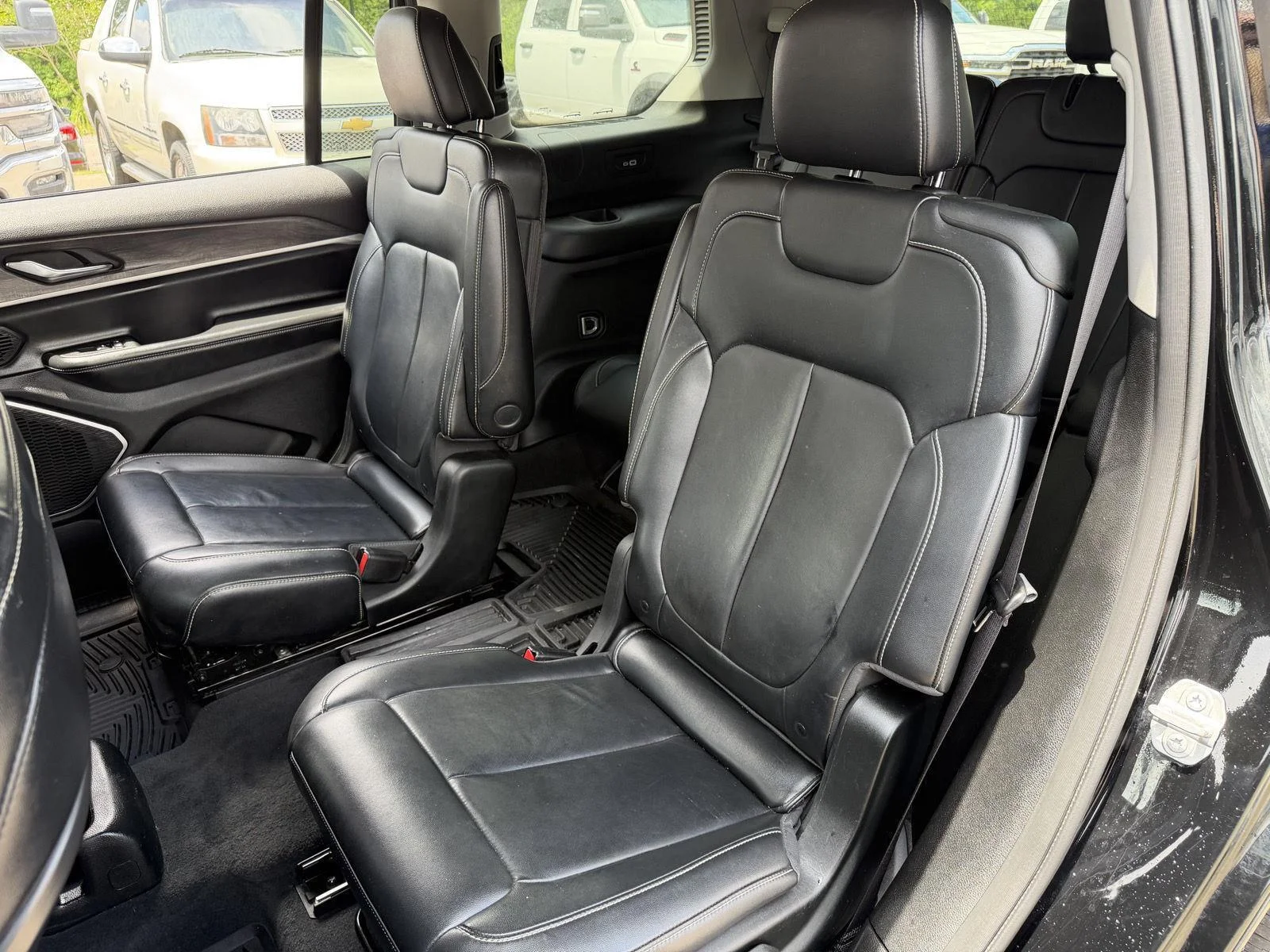 Used 2021 Diamond Black Crystal Pearlcoat Jeep Limited image 18