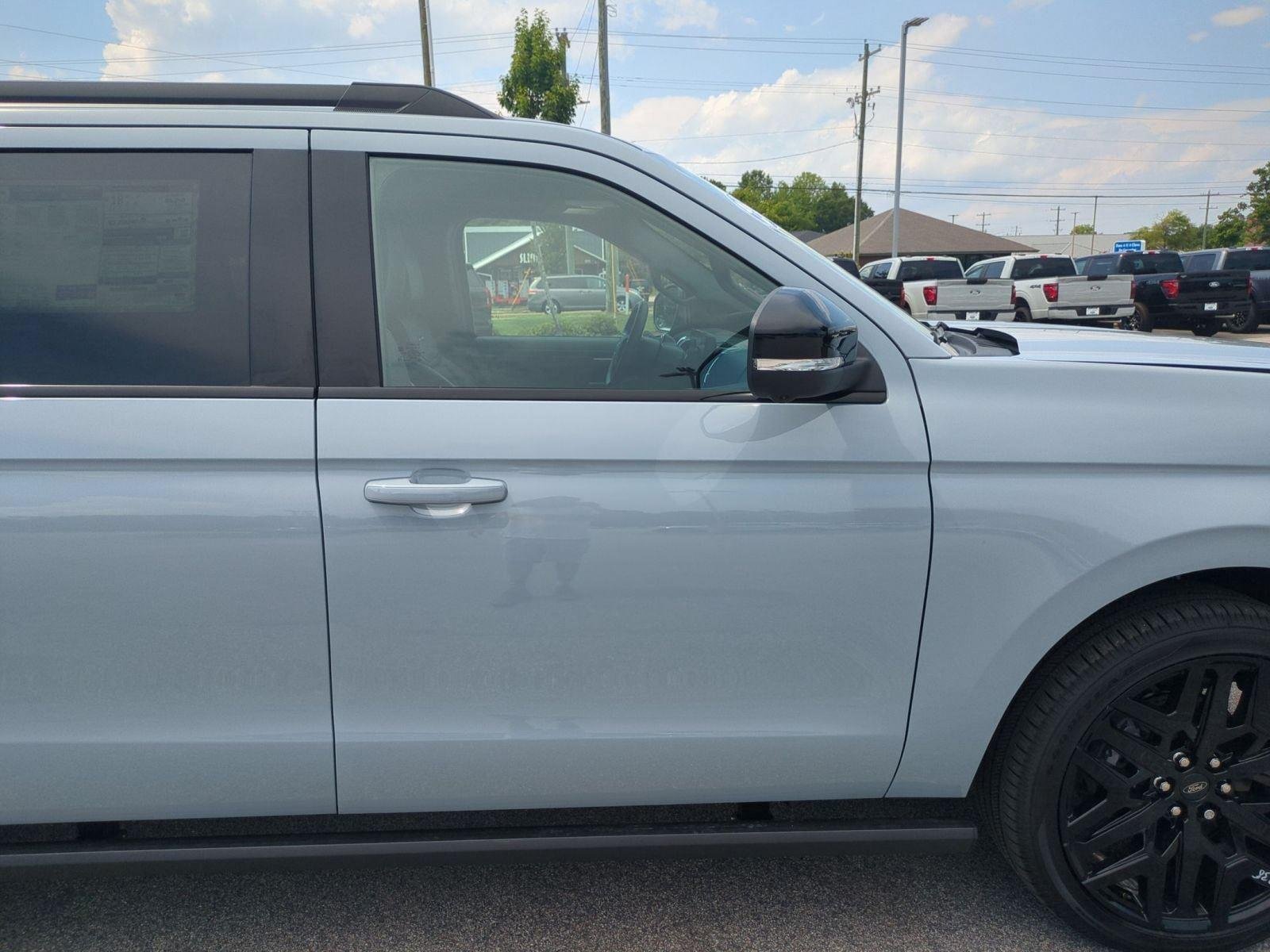 New 2026 Glacier Gray Metallic Tri-Coat Ford MAX Platinum® image 40