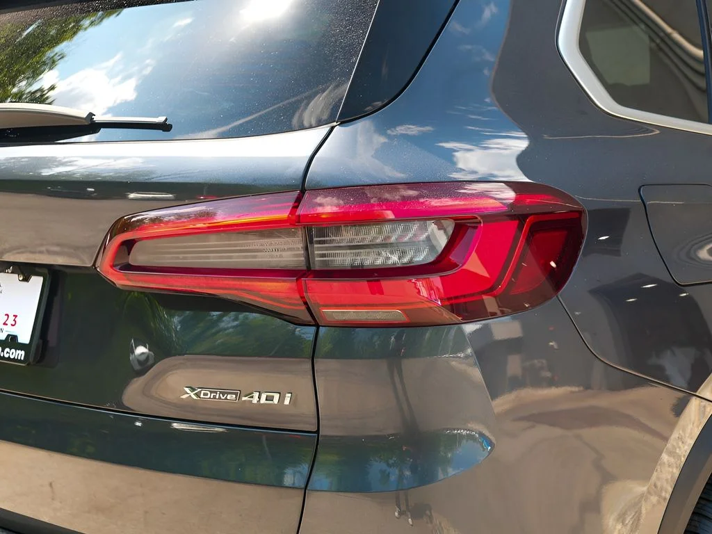 Used 2019 Gray BMW xDrive40i image 12