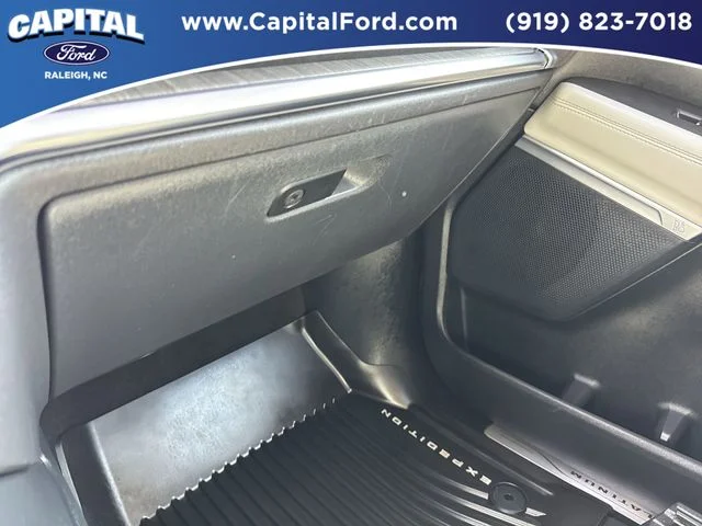 Used 2025 White Ford Platinum image 28