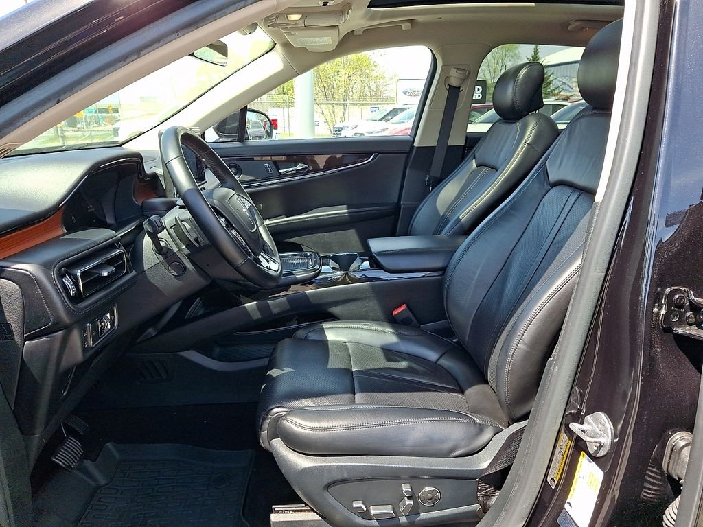 Used 2021 Black Lincoln Reserve image 15